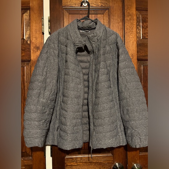 Women’s Jacket - Picture 3 of 11